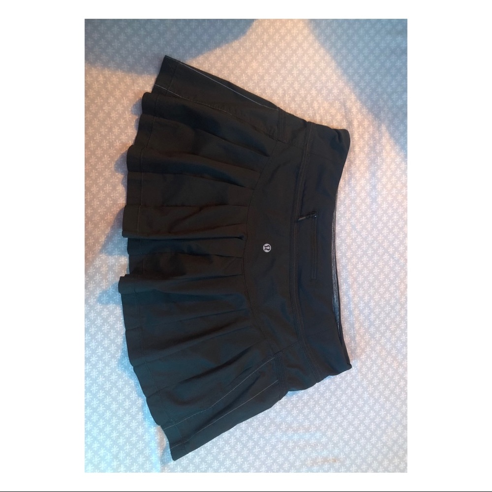 Black Lululemon skirt!